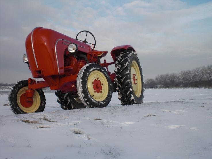 Porsche tractor